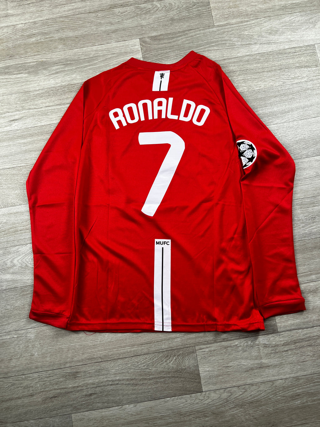 Ronaldo United 2008 home kit manche