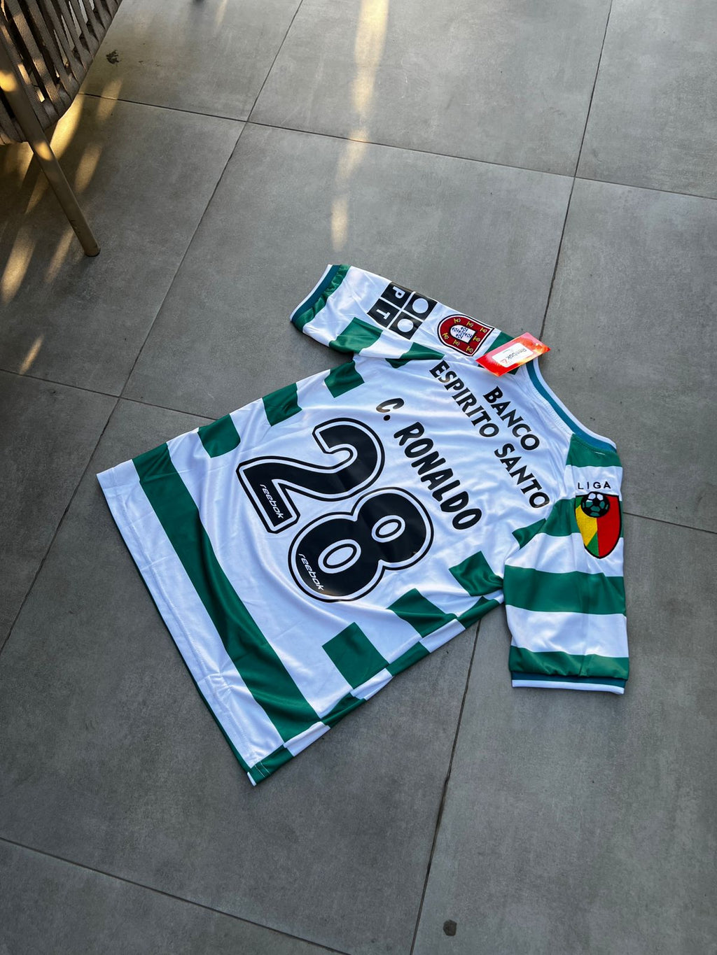 SPORTING LISBONNE HOME KIT RONALDO 2002