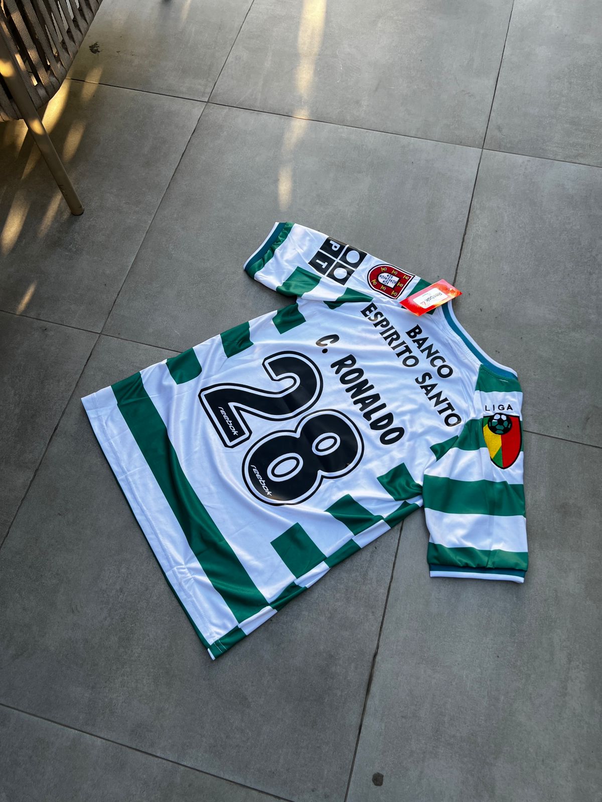 SPORTING LISBONNE HOME KIT RONALDO 2002