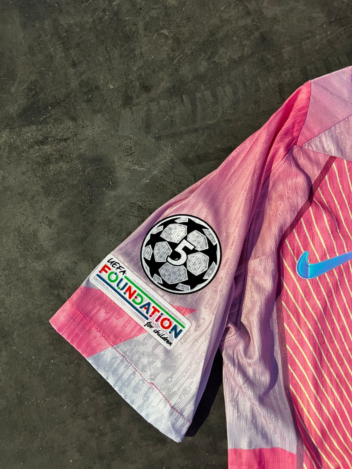BARCELONA SPECIAL KIT ROSE YAMAL 2025