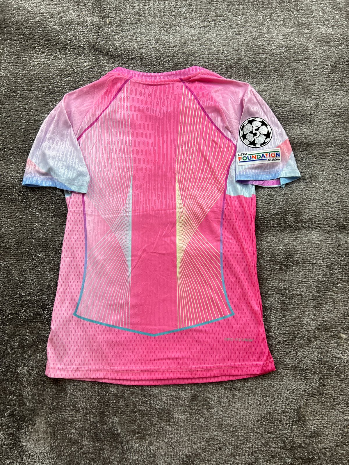 BARCELONA SPECIAL KIT ROSE  2025