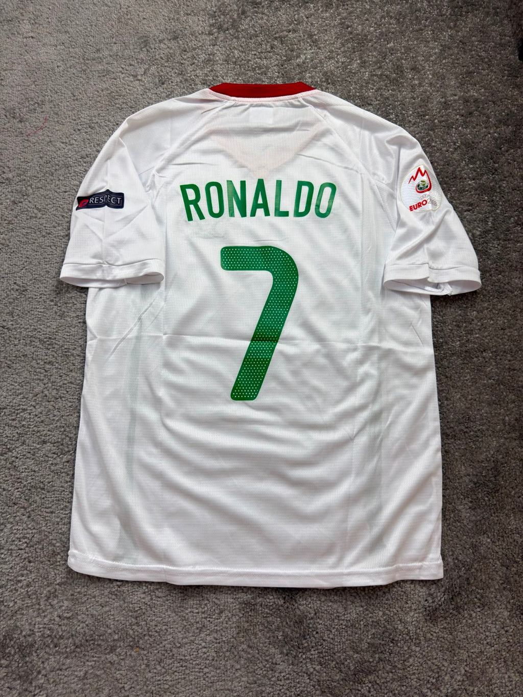 RONALDO PORTUGAL AWAY KIT 2008