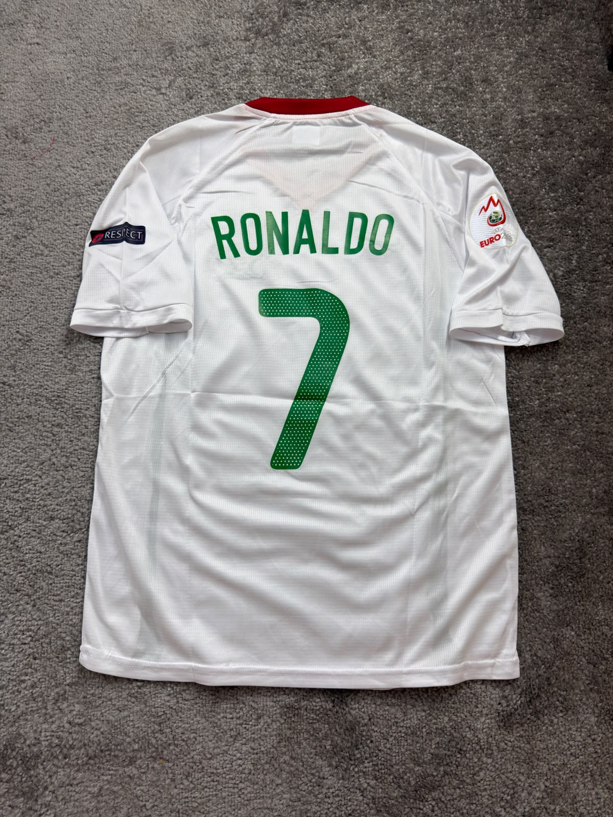 RONALDO PORTUGAL AWAY KIT 2008