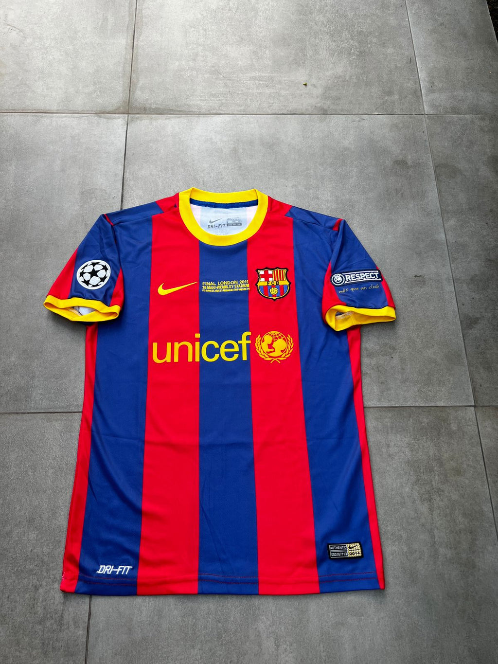 BARCELONA HOME KIT MESSI 2011
