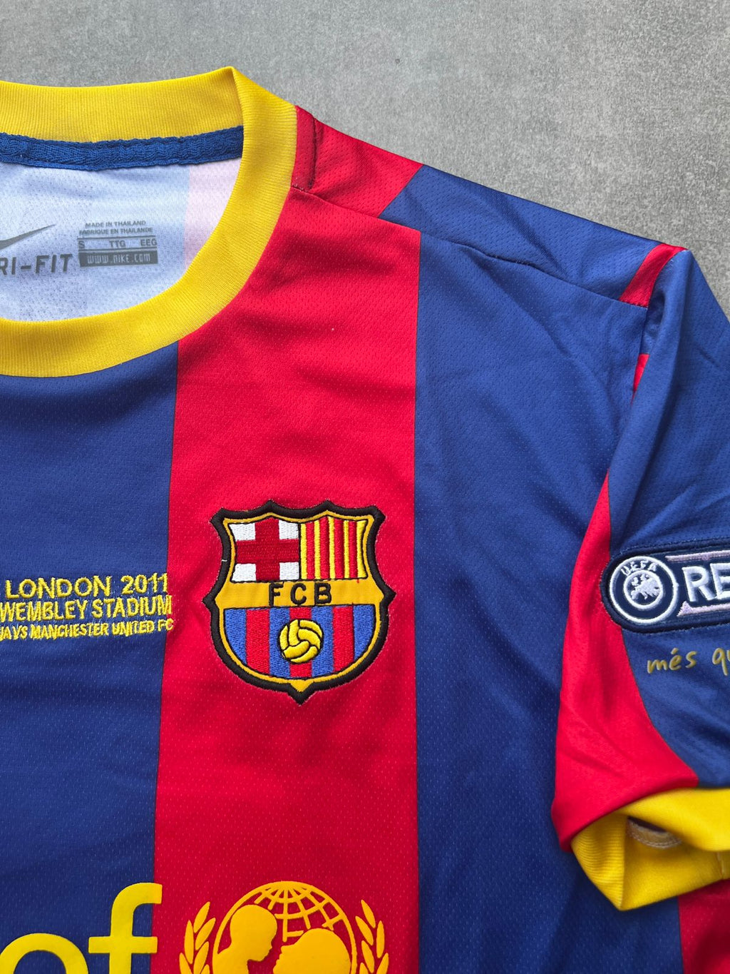 BARCELONA HOME KIT MESSI 2011